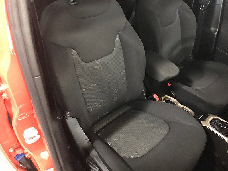 Used 2015 Jeep Renegade Latitude image 20