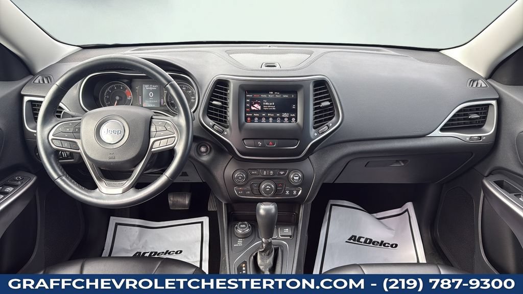 Used 2019 Jeep Cherokee Latitude Plus AWD/4WD image 17