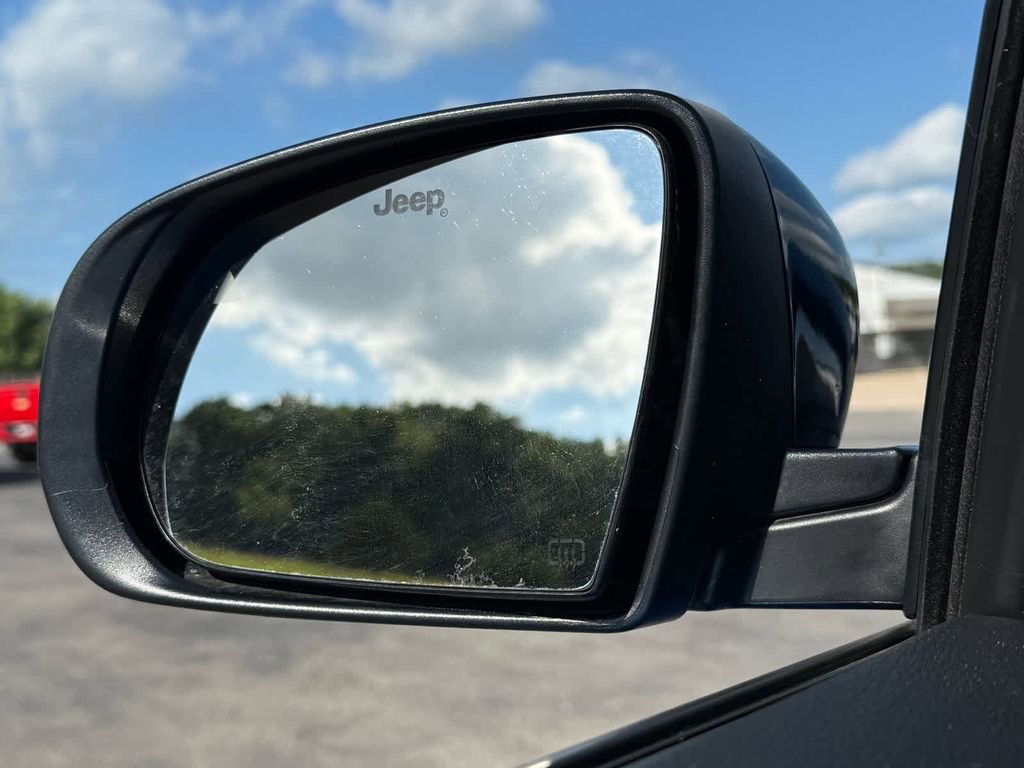 Used 2024 Jeep Compass Sport image 27