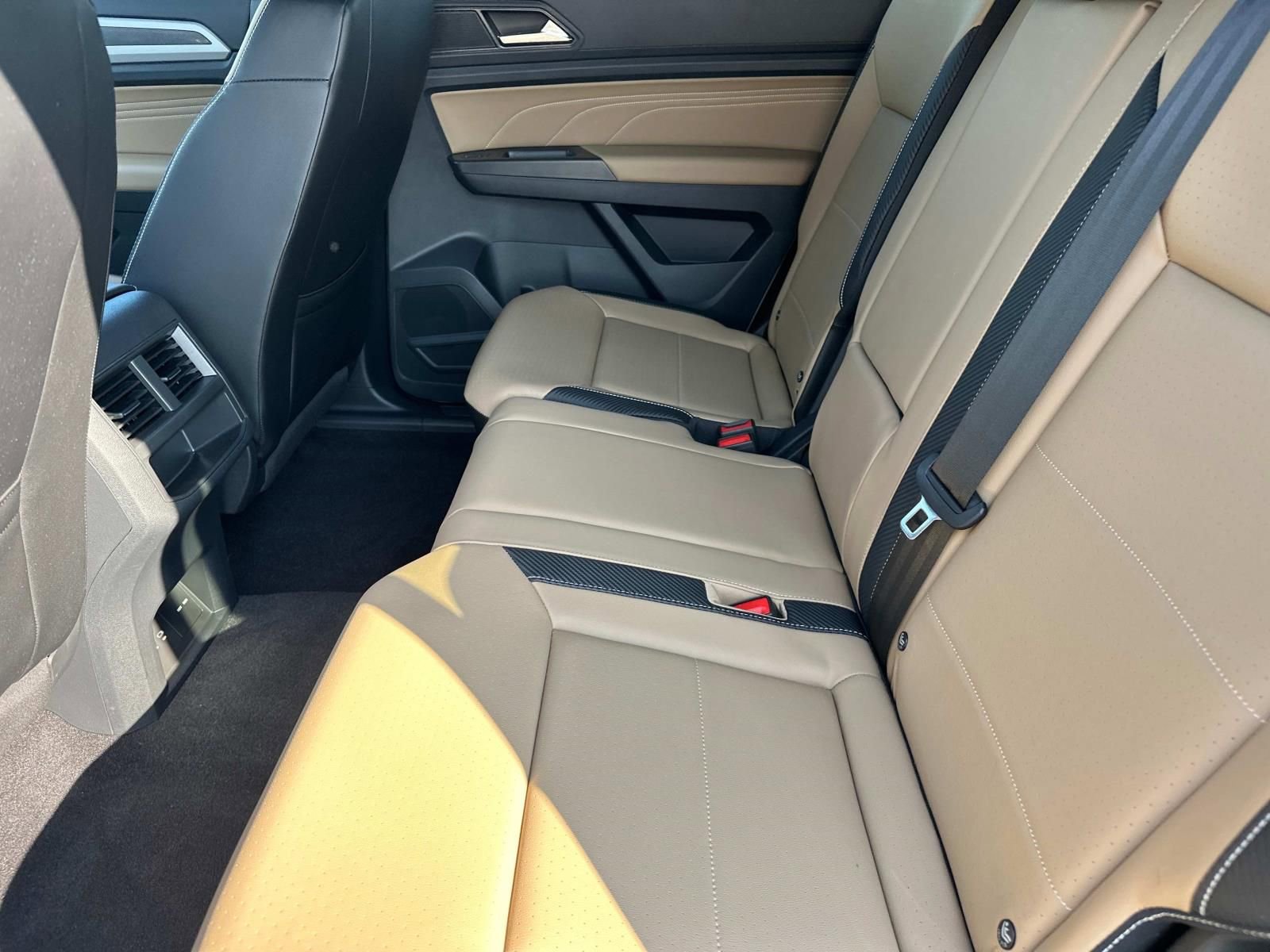 Used 2022 Volkswagen Atlas Cross Sport SE image 7