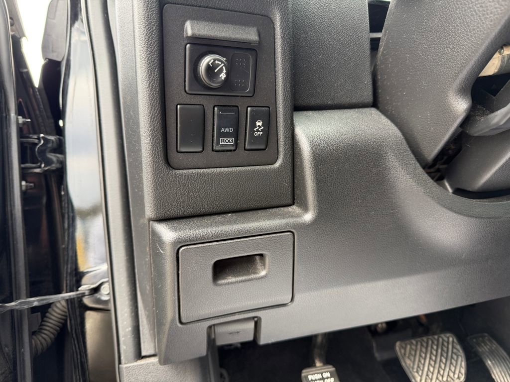 Used 2015 Nissan Rogue S AWD/4WD image 16