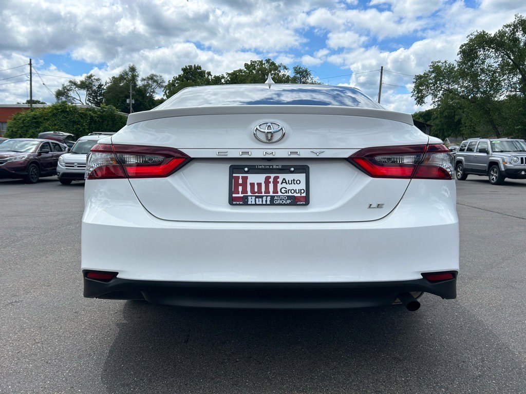 Used 2023 Toyota Camry LE w/ Convenience Package FWD image 9