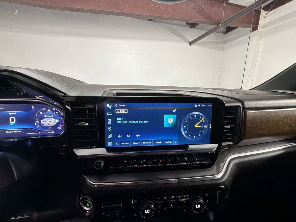 Used 2024 Chevrolet Silverado 1500 High Country w/ Max Trailering Package AWD/4WD image 13