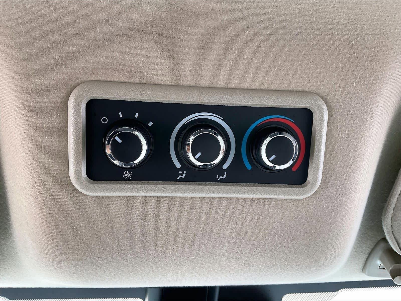Used 2025 Chevrolet Express 3500 LT w/ LT Preferred Equipment Group RWD image 26