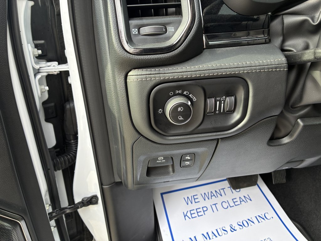 Used 2025 RAM 1500 Limited AWD/4WD image 37