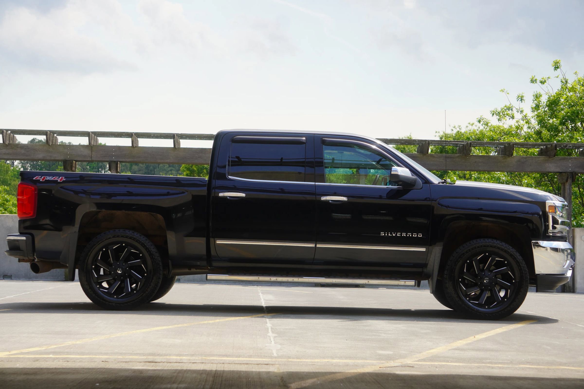 Used 2017 Chevrolet Silverado 1500 LTZ w/ Sport Package AWD/4WD image 16