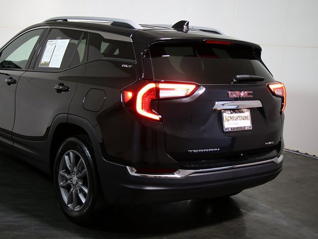 Used 2024 GMC Terrain SLT image 11