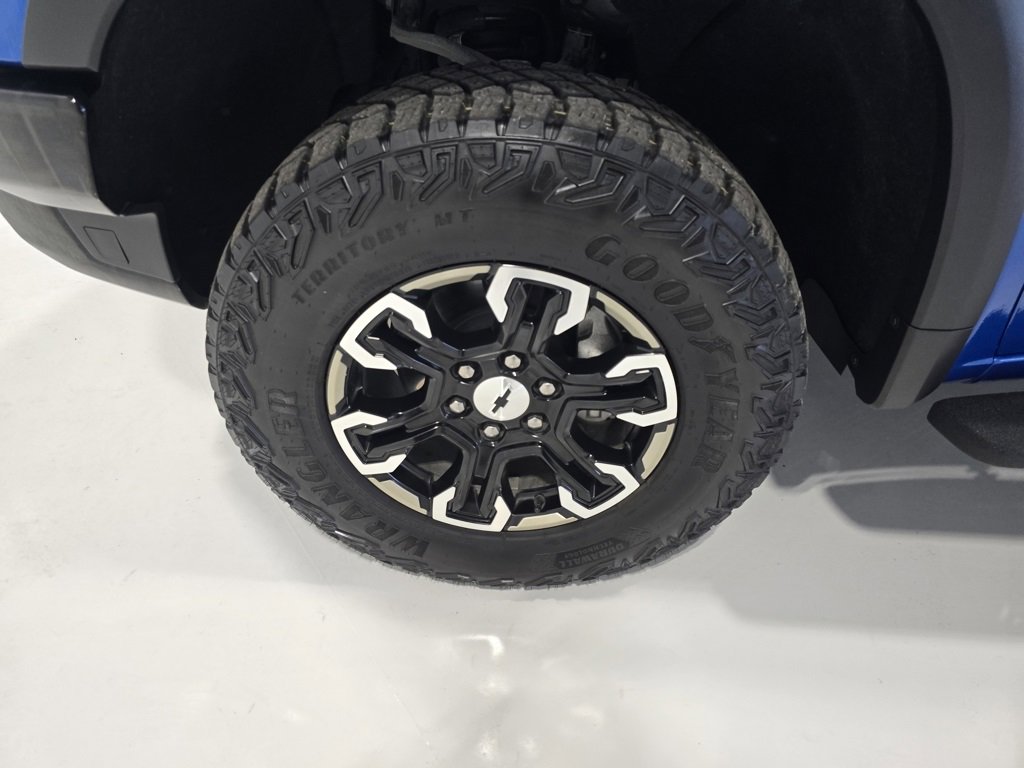 Used 2022 Chevrolet Silverado 1500 ZR2 w/ Technology Package image 3