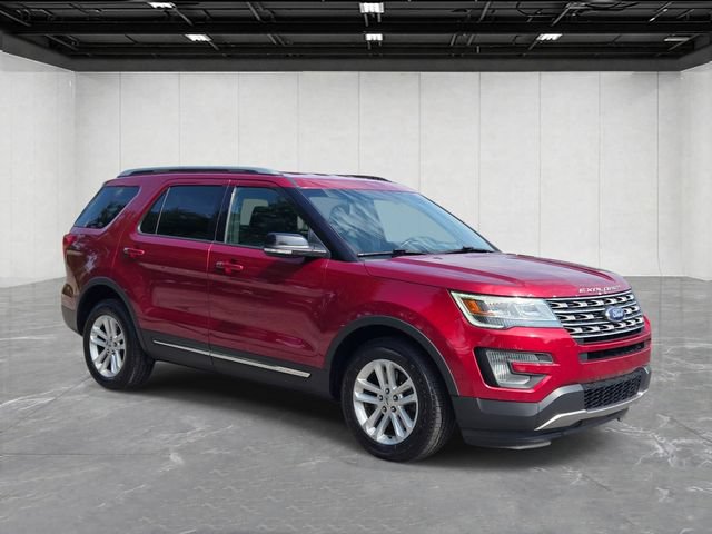 Used 2016 Ford Explorer XLT w/ Equipment Group 202A FWD image 7