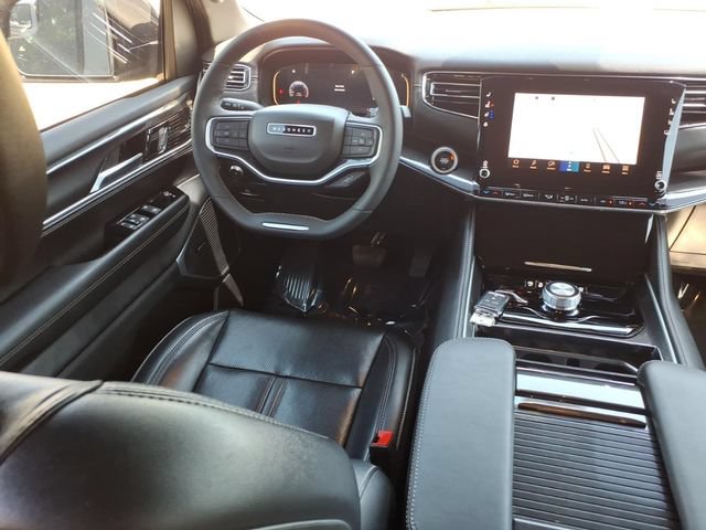 Used 2023 Jeep Wagoneer 4WD w/ Premium Group I image 5