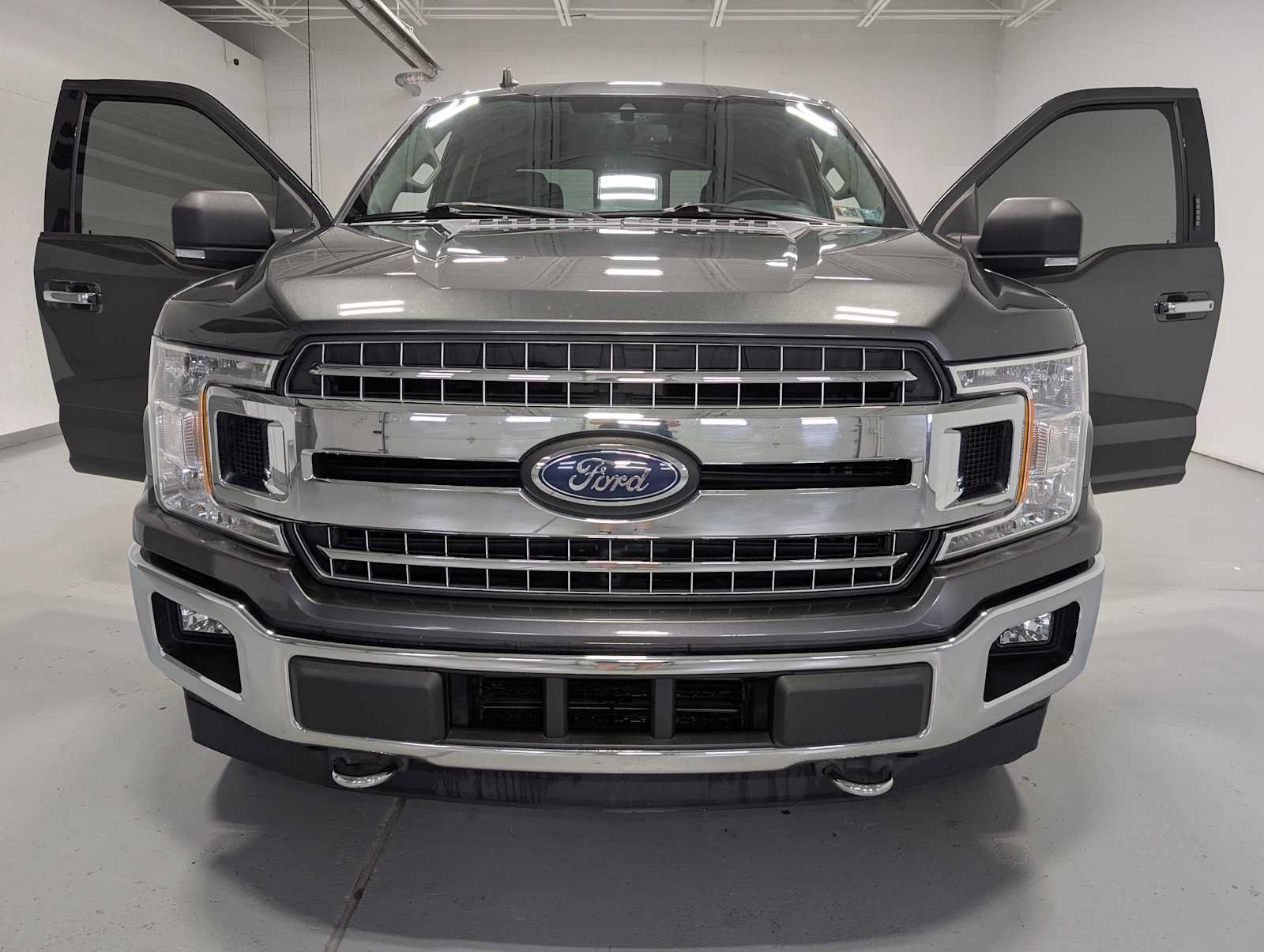 Used 2019 Ford F150 XLT w/ Equipment Group 302A Luxury AWD/4WD image 16