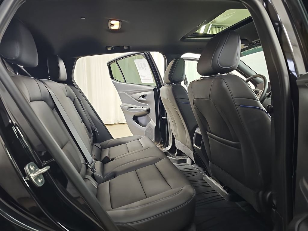 Certified 2025 Buick Envista Sport Touring w/ Experience Buick Package FWD image 14