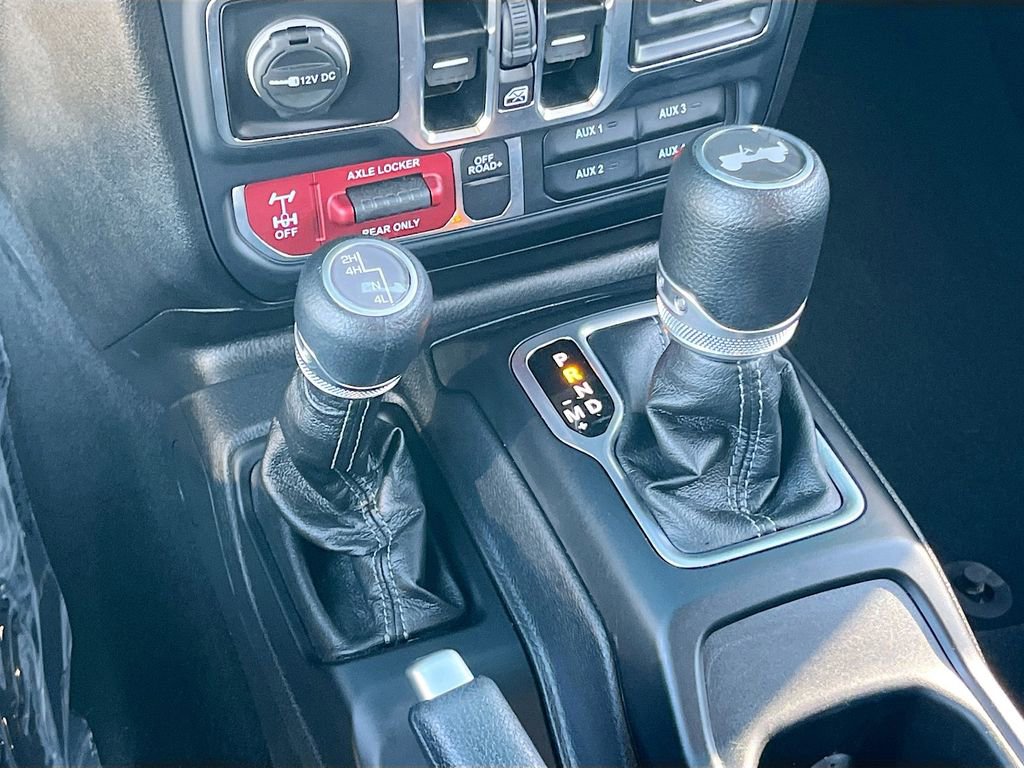 Certified 2025 Jeep Wrangler Willys image 16