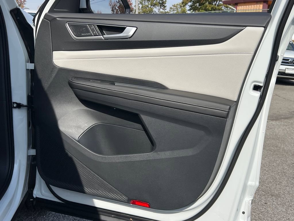 New 2026 Volkswagen Atlas Cross Sport SEL Premium R-Line image 8