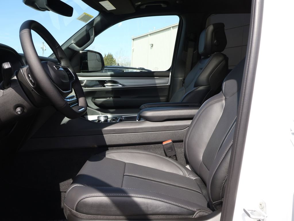 New 2026 Jeep Grand Wagoneer L Limited w/ Premium Group II image 24