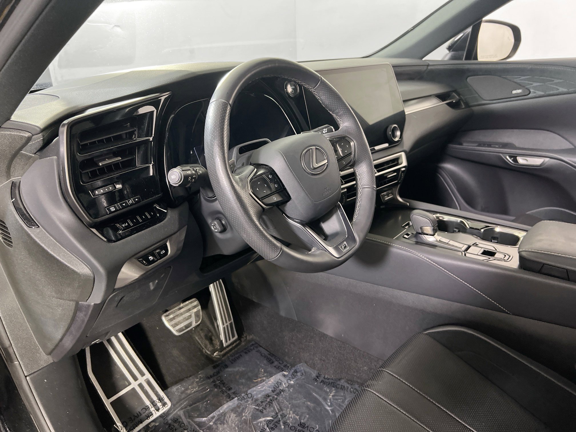 Used 2024 Lexus RX 500h F Sport w/ Convenience Package image 9