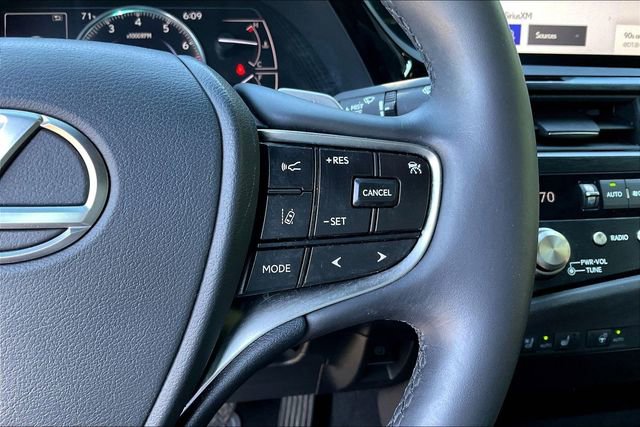 Certified 2023 Lexus ES 350 w/ Premium Package FWD image 12
