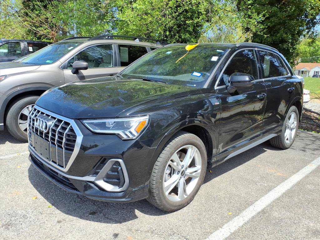 Used 2023 Audi Q3 2.0T Premium Plus w/ Premium Plus Package image 3