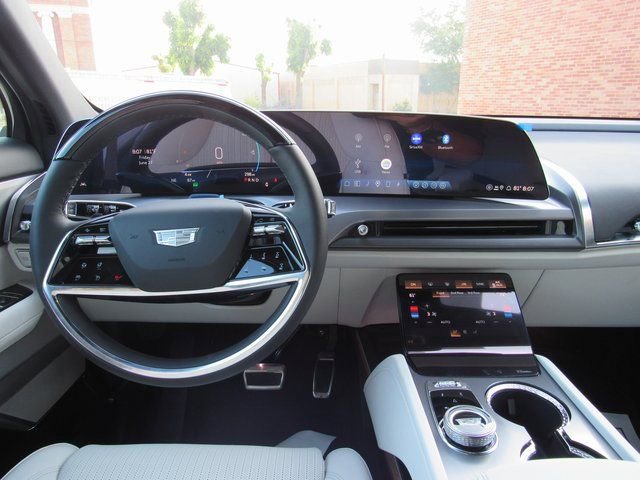 New 2026 Cadillac Vistiq Sport image 7