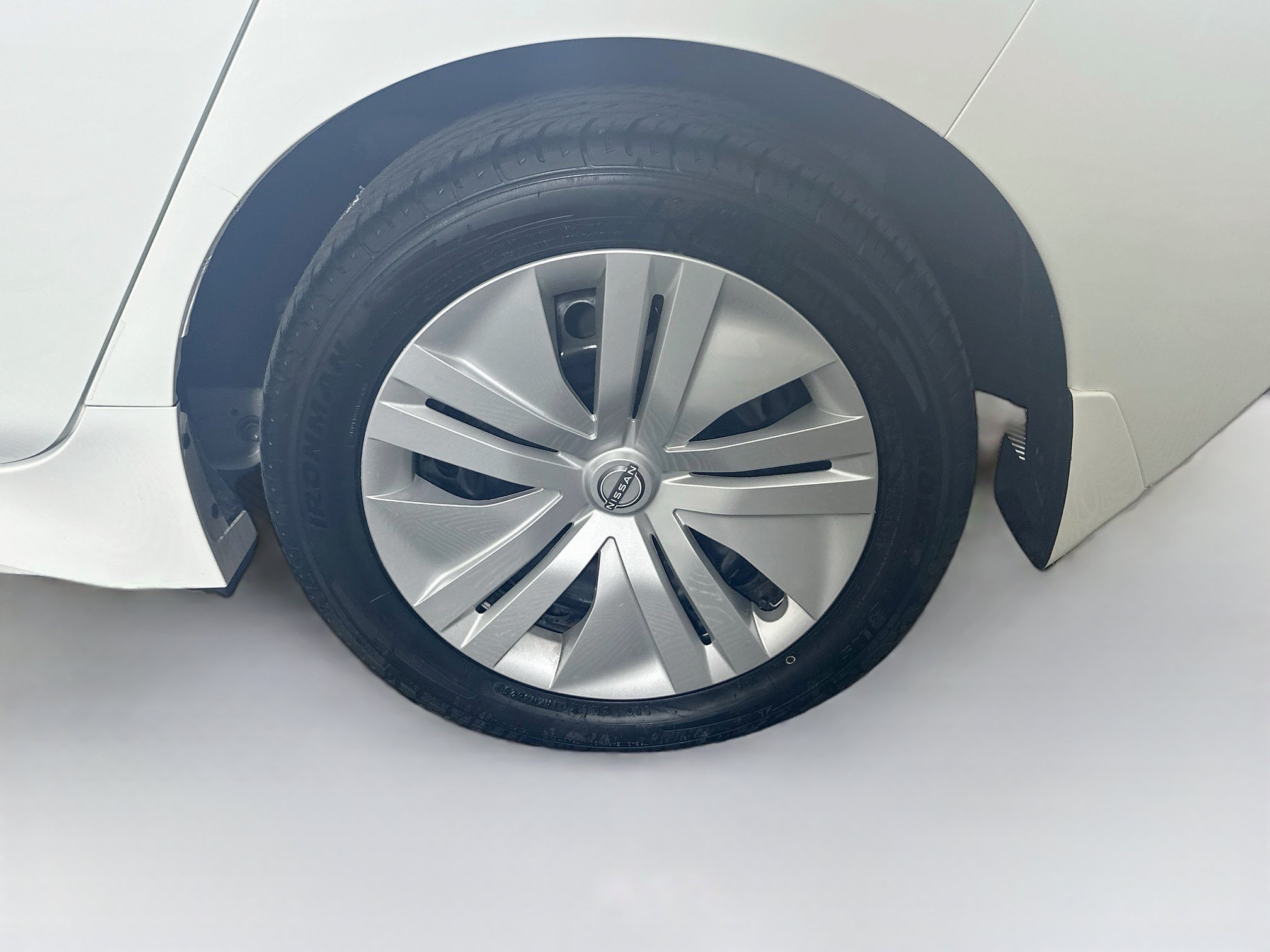 Used 2024 Nissan Leaf S FWD image 11