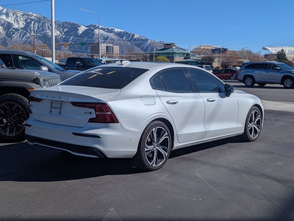 Used 2024 Volvo S60 B5 Ultimate image 4