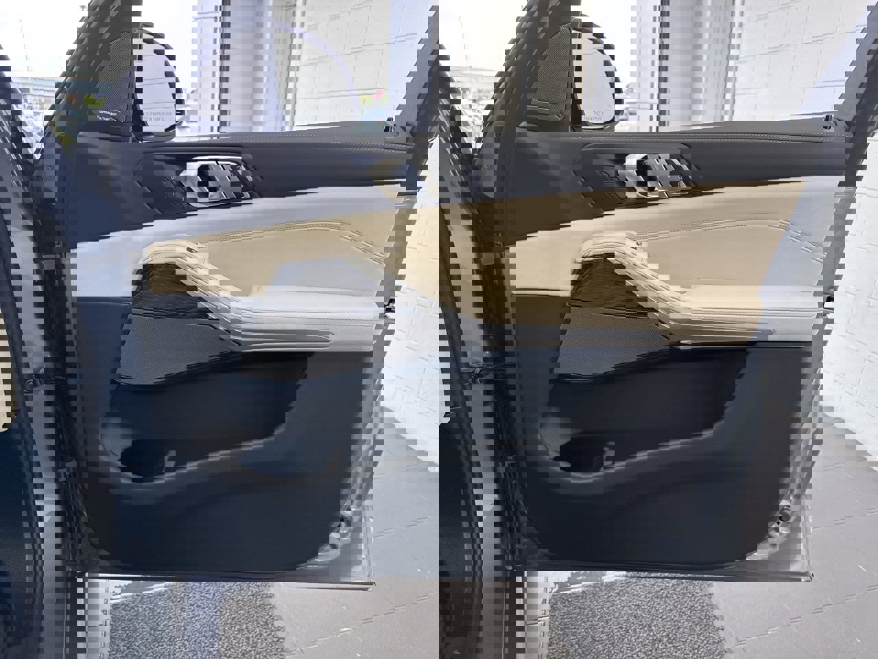 New 2026 BMW X7 xDrive40i w/ M Sport Package image 61