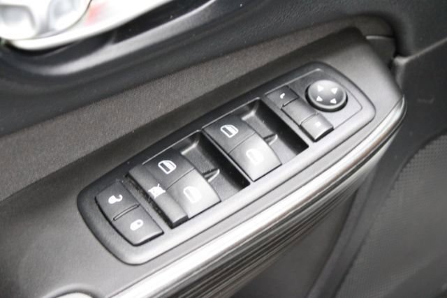 Used 2014 Jeep Cherokee Sport FWD image 26