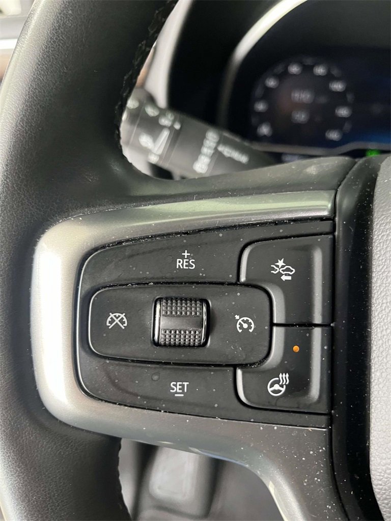 Used 2024 Chevrolet Suburban Premier image 23