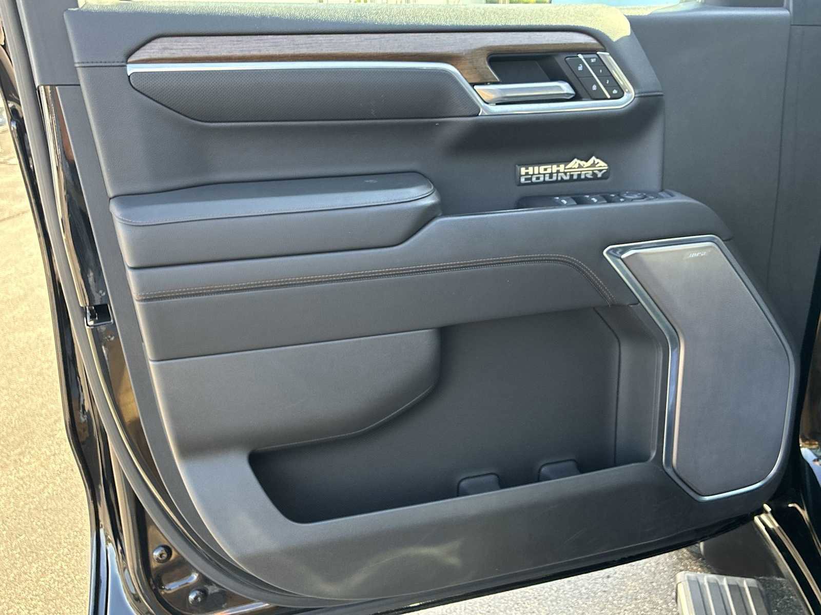 Certified 2022 Chevrolet Silverado 1500 High Country w/ High Country Premium Package image 22