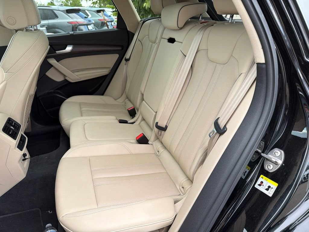 Used 2021 Audi Q5 2.0T Premium Plus w/ Premium Plus Package AWD/4WD image 11