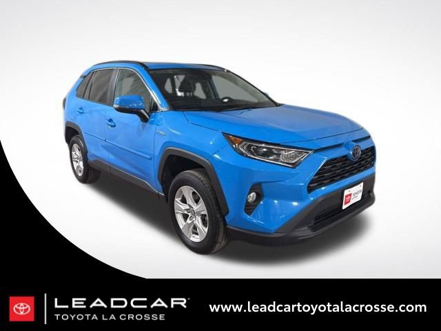 Used 2021 Toyota RAV4 XLE image 1