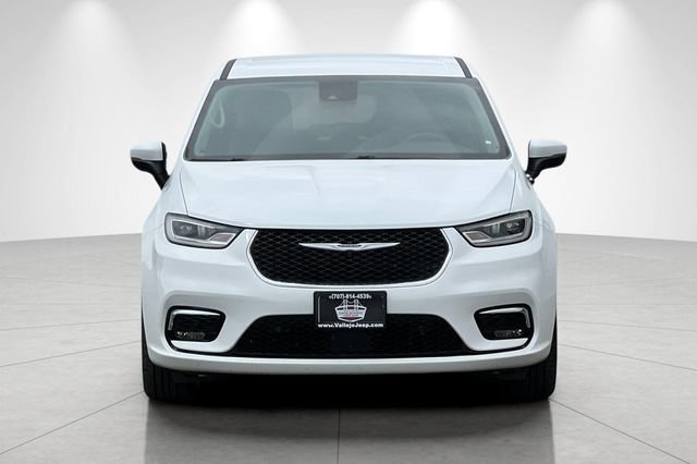 Used 2023 Chrysler Pacifica Touring-L AWD/4WD image 9