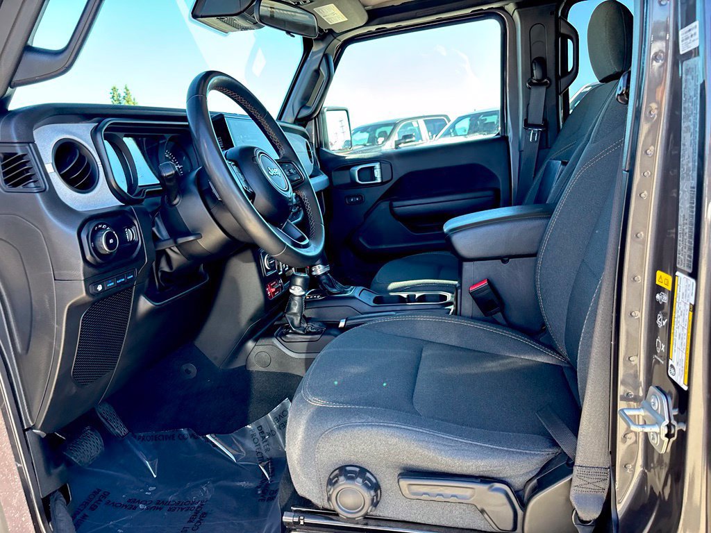 Certified 2024 Jeep Wrangler Unlimited AWD/4WD image 12