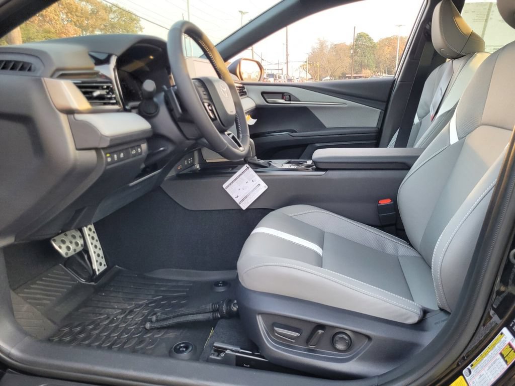 New 2026 Toyota Camry SE FWD image 4