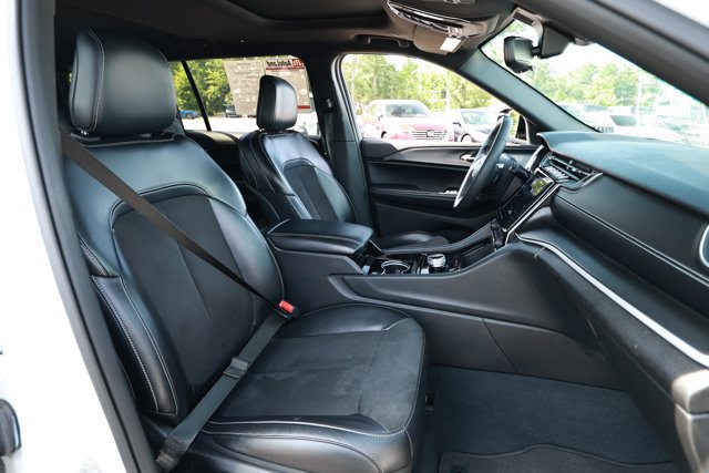 Used 2023 Jeep Grand Cherokee L Laredo RWD image 28