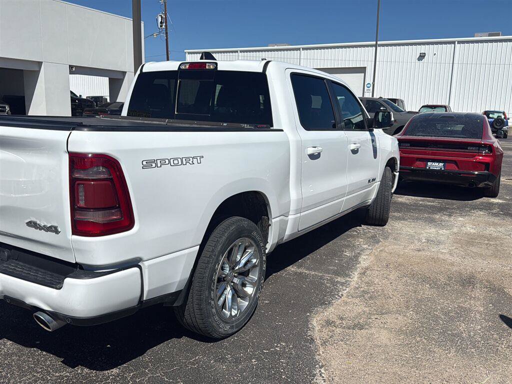 Used 2023 RAM 1500 Laramie AWD/4WD image 3