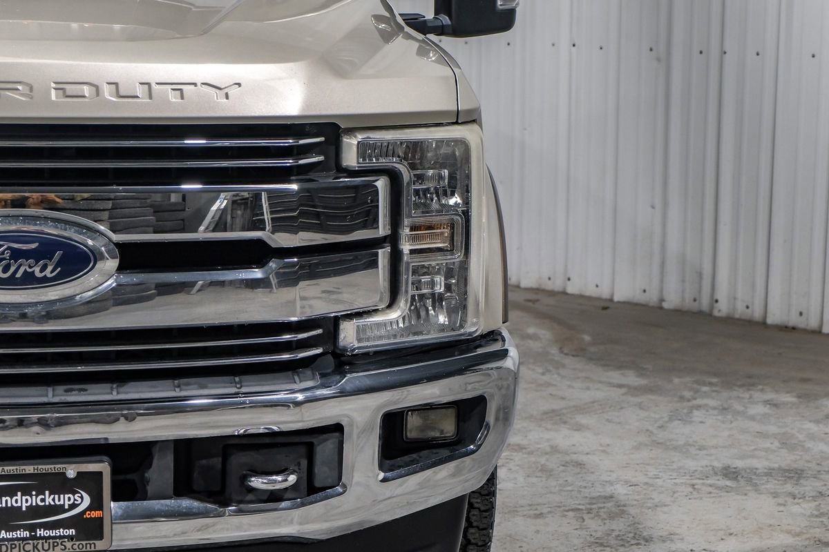 Used 2017 Ford F250 Lariat w/ Chrome Package image 49