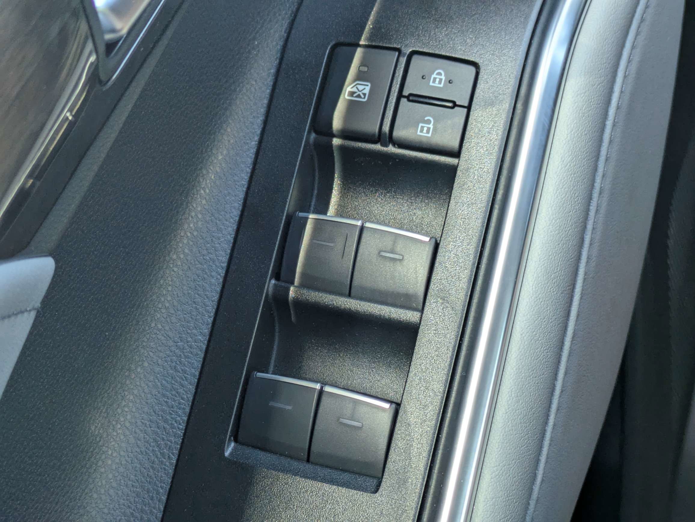 New 2026 Toyota Highlander Platinum AWD/4WD image 24