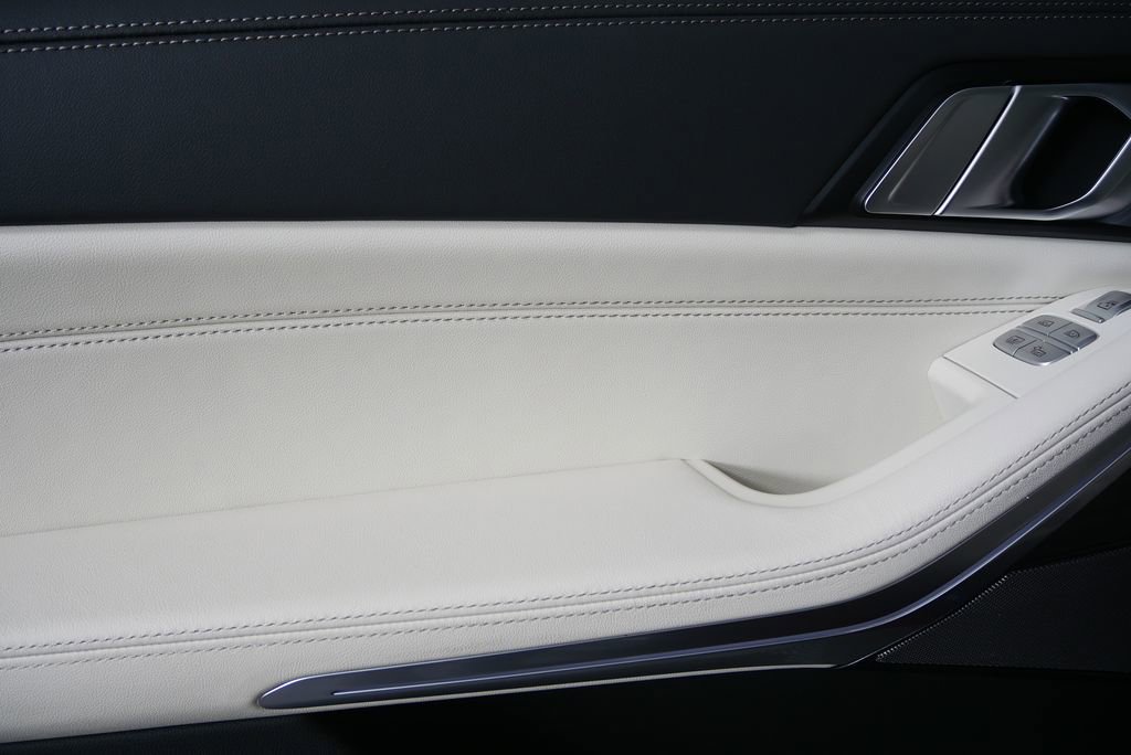 Used 2026 BMW X7 xDrive40i AWD/4WD image 13