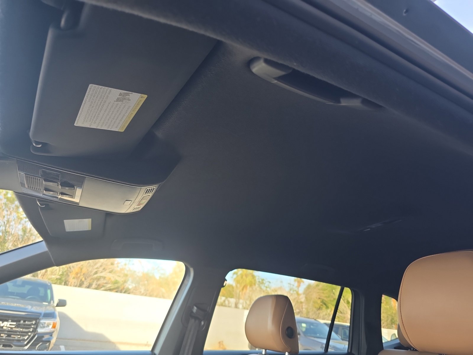 Used 2022 Volkswagen Tiguan SE image 33