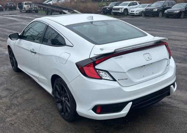 Used 2019 Honda Civic Touring image 3