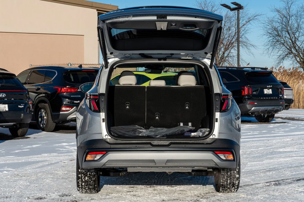 New 2025 Hyundai Tucson Limited image 9