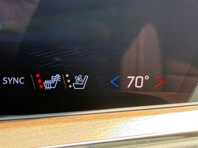 New 2025 Chevrolet Suburban High Country image 29