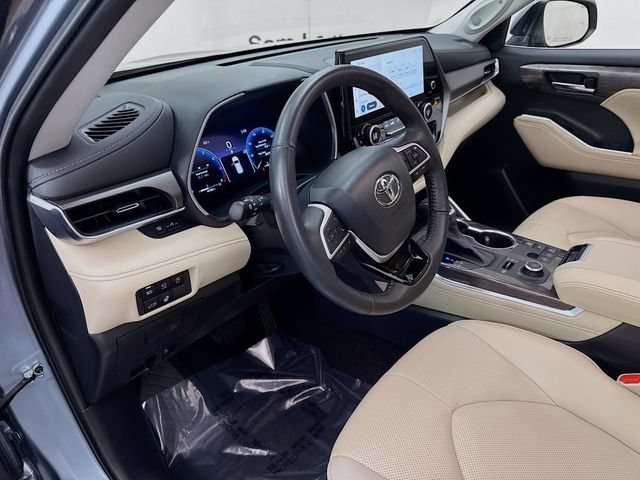 Used 2023 Toyota Highlander Limited AWD/4WD image 9