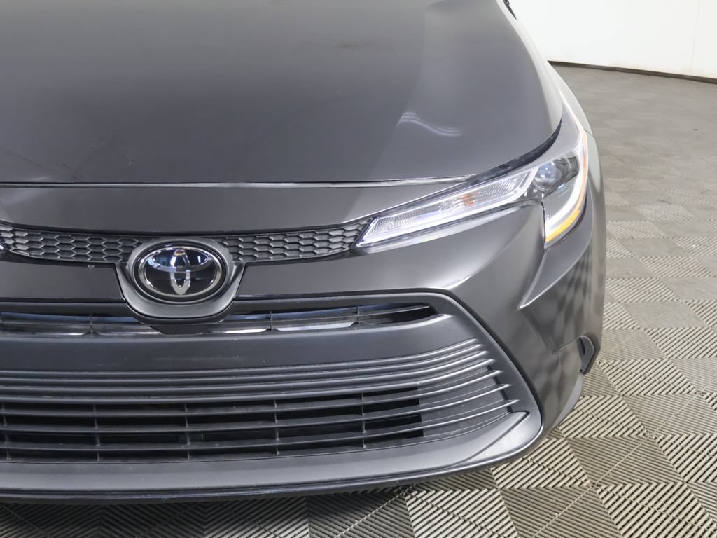 Used 2025 Toyota Corolla LE FWD image 11
