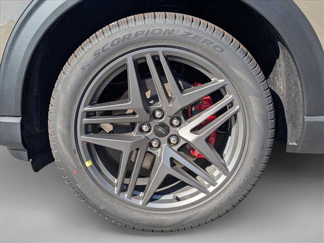 New 2026 Ford Explorer ST-Line w/ ST-Line Street Pack image 9