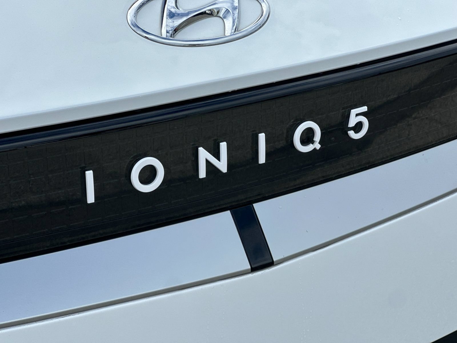 Used 2024 Hyundai Ioniq 5 SEL RWD image 27