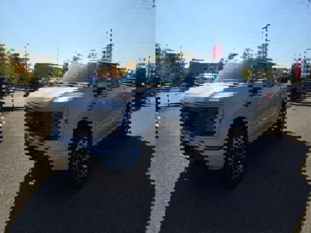 New 2025 Ford F150 Lightning Platinum image 1