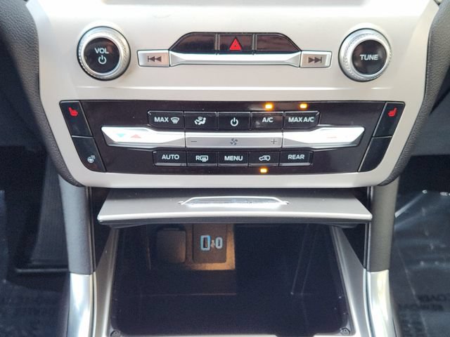 Used 2023 Ford Explorer XLT w/ Equipment Group 202A AWD/4WD image 21