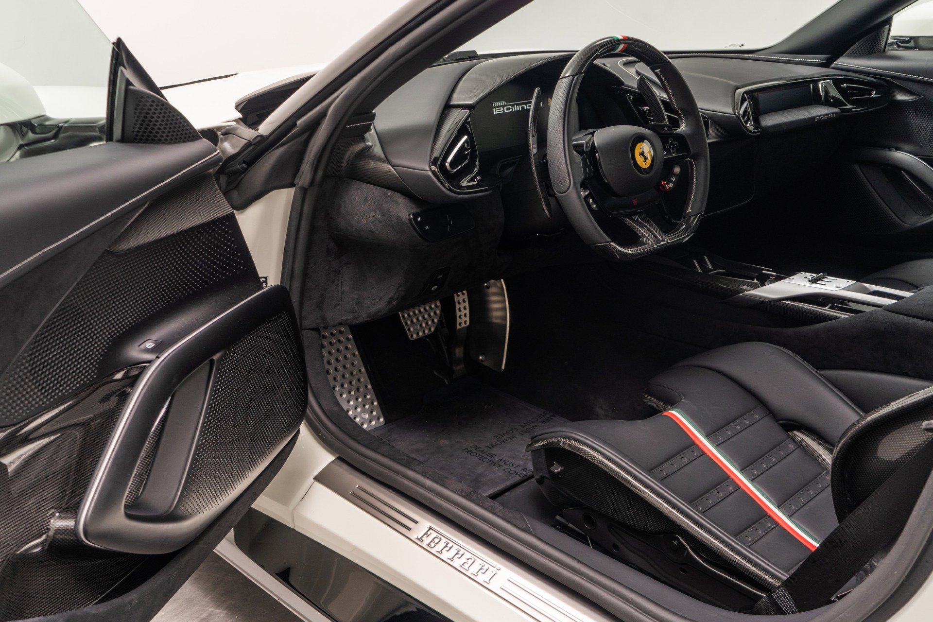 Used 2025 Ferrari 12Cilindri image 23